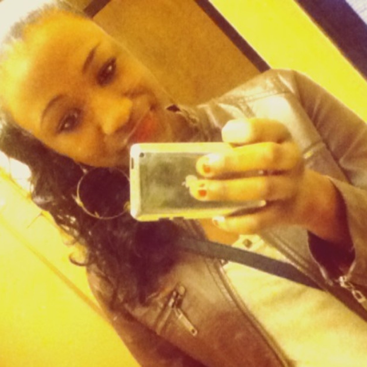 ChatloveL's profile picture. 