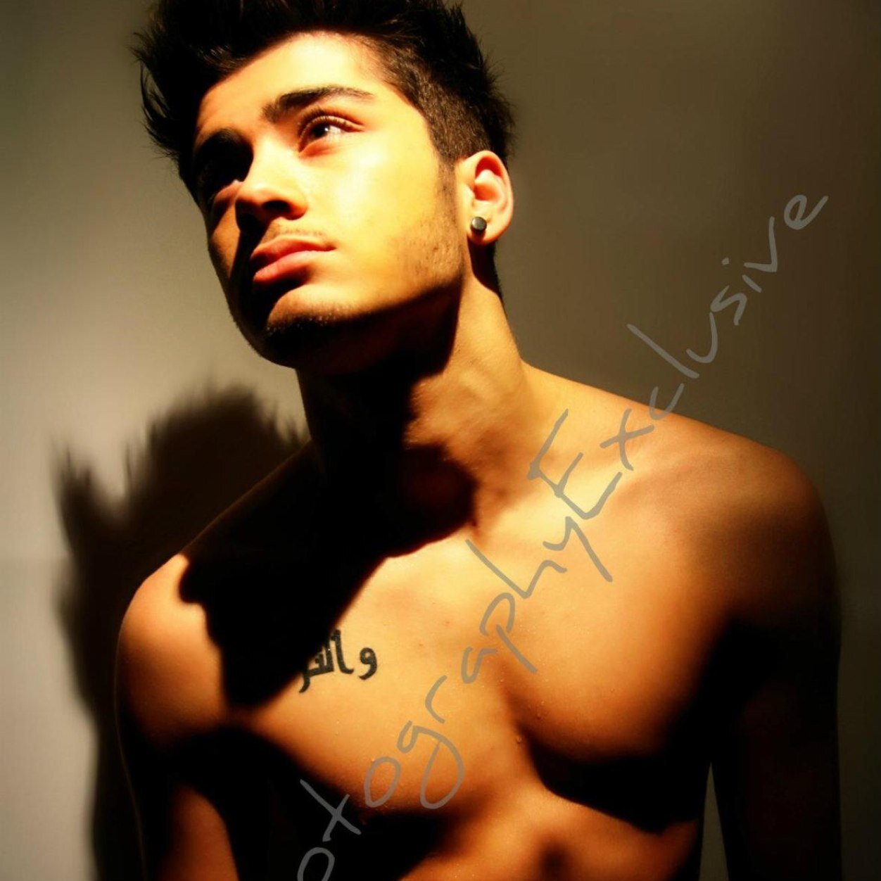 Hi im Zayn :) taken; @that_fake_boyBU and egaged to him and father  to james and Jamie