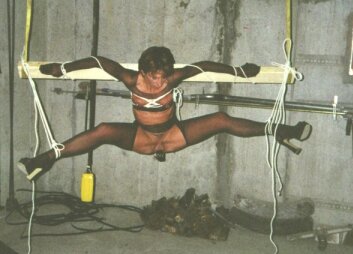 Liebe es Frauen in Bondage zu legen.Gerne auch weitere Behandlungen.
Suche masofrau die es liebt in Bondage gefoltert zu werden. raum Chur +50 Km