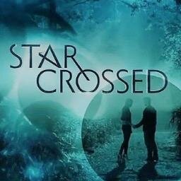 Star-Crossed conta a história entre alienígenas e humanos, dez anos após centenas de extraterrestres terem chegado a Terra e sido feitos prisioneiros.