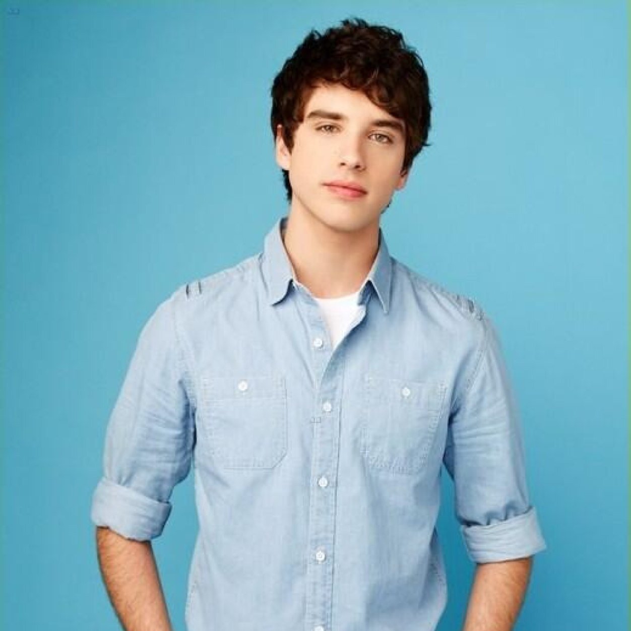 ItsBrandonF's profile picture. I'm Brandon. I live in a foster home, and it's a nightmare. But I'm trying. [Single/Roleplay}