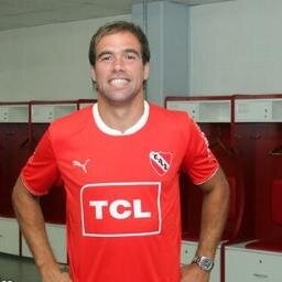 Jugador profesional actualmente en Club Atlético Independiente.