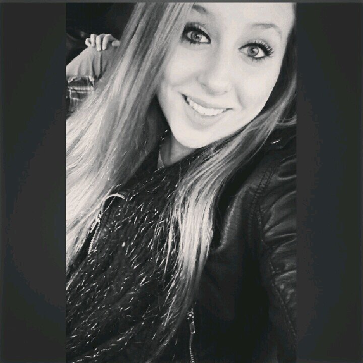 Liannesmit_x's profile picture. † / Playing soccer / insta; liannesmit_x / Love my lovely friend @xxx_anne_ ♡