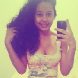 -Tô aquii pra quem quiser seguir .. sigo de volta ! ^^