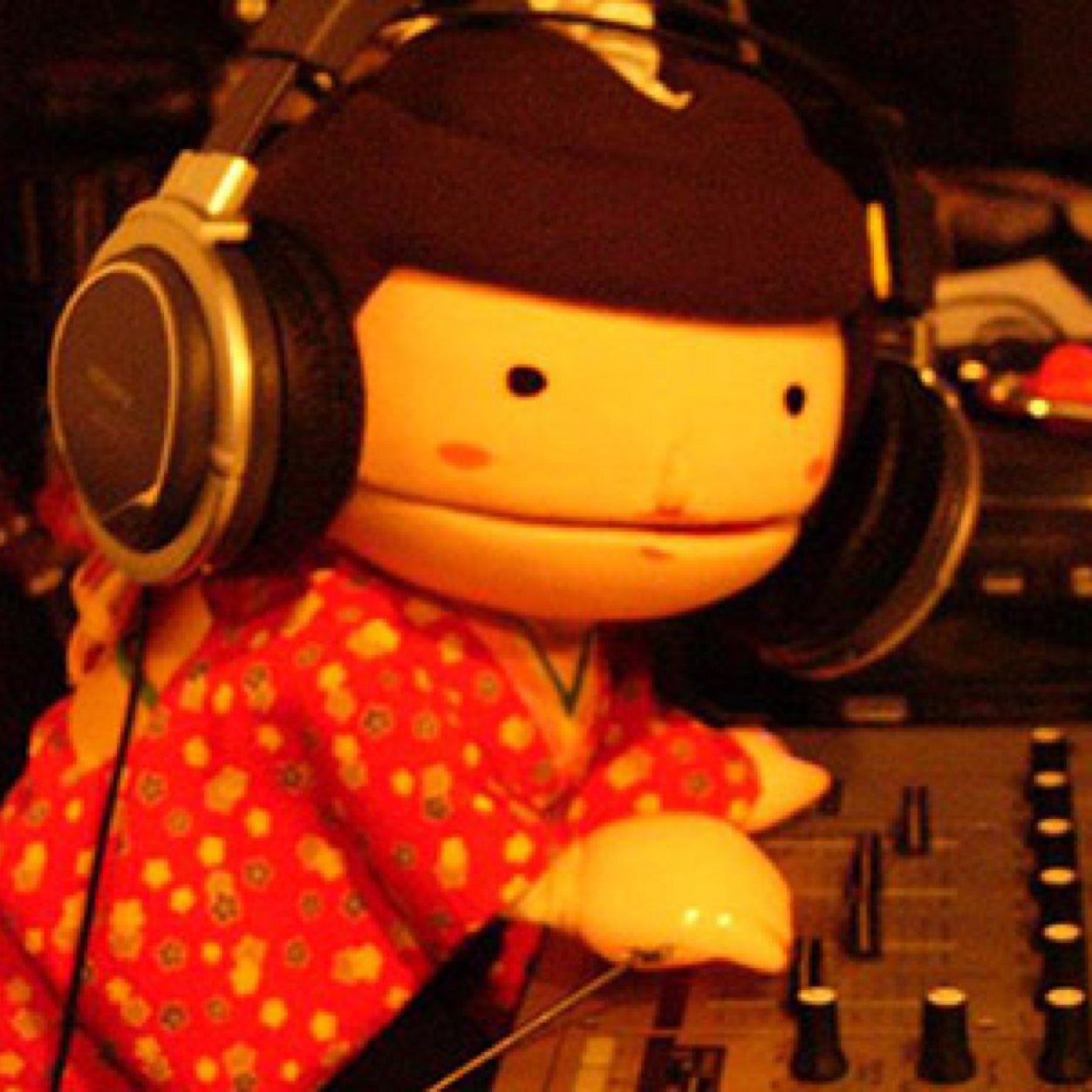 みえ On Twitter 川勝さんの 評論するな 感染しろ という言葉を思い出した 他人や自分の好きなものを批判するんじゃなく これ面白いよ って純粋に皆んなに教えて楽しんでた感じ 嫌いなものは相手にせず批判もしない 好きなものだけを素直に褒める