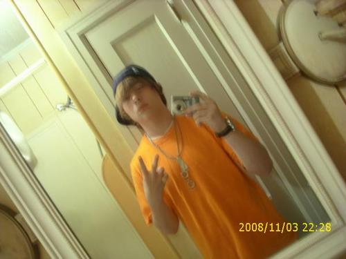 joshh94's profile picture. 