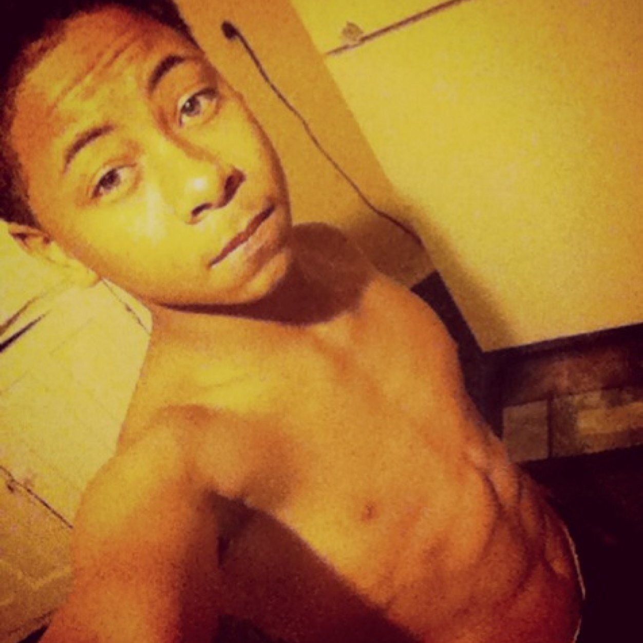 _ScoBear's profile picture. |Facebook:Troy Phillips| |SneakerHead | |GoinSuzz | |FreeYung|