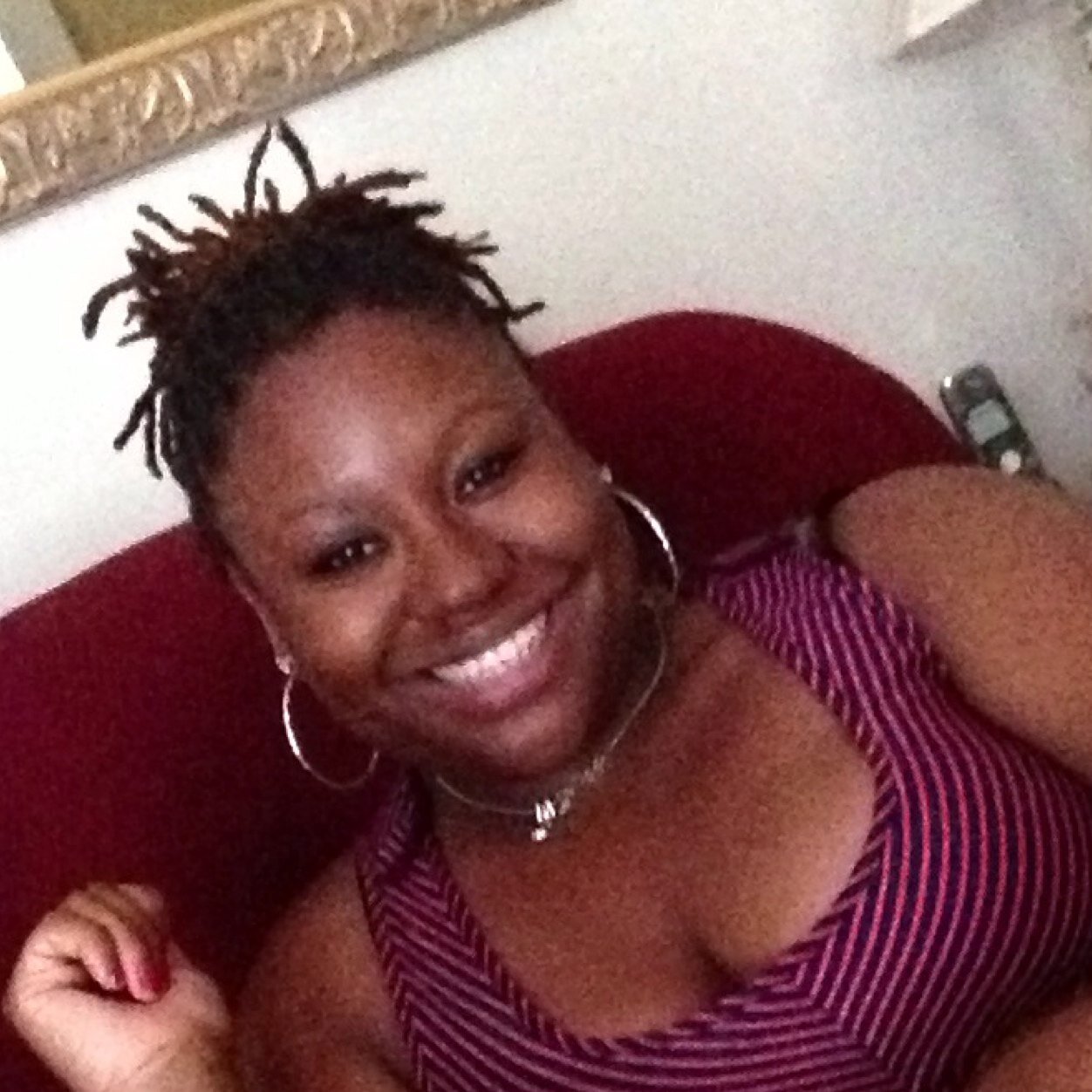 A coolNchill FLA ORANGE living amongst GA Peaches! A future engineer!! I smile and laugh 24/7 #FACT ^_^ nickname KIWI #dreadhead #WOD #SPSU