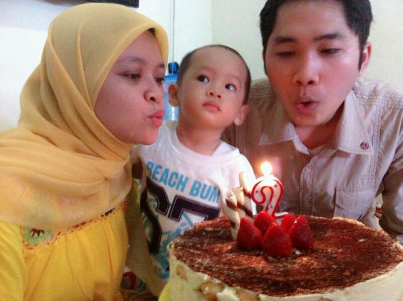 imam0m's profile picture. Ghaisan Javier | @fikarcasilas | Sharia Banker | Music listener not yet a player | Dreamer n fighter to be an enterpreneur