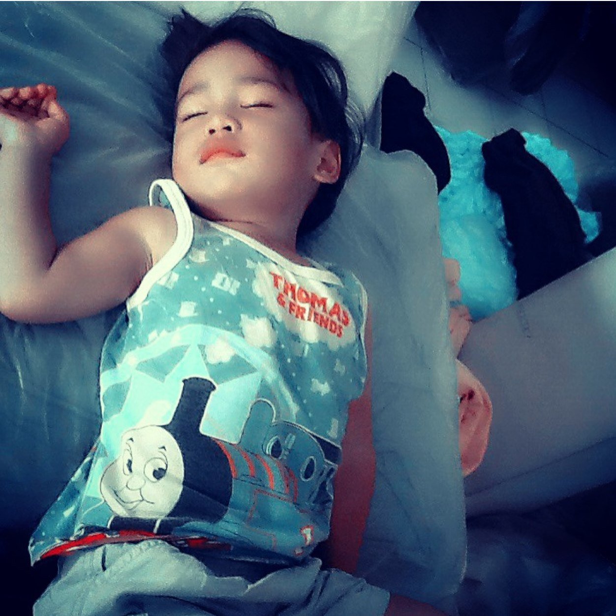 ajaxrazzaq's profile picture. Father | @mamuira | Musicians (Ex-Yamashatu bassist Player) ||Programer || liverpoolian  25.02.13/21.33 || Owner of @lightvintageCL and @odekonveksi