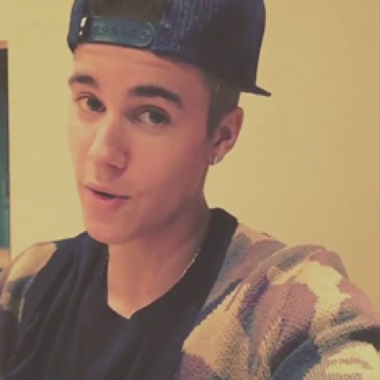 Belieber since '09. Never dissapointed in the 19 year old trying to find out who he is. All respect. Seen justin 7/13/13.