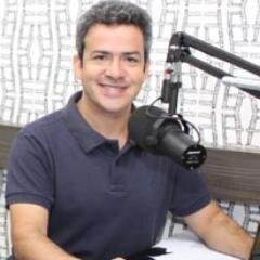 Radialista há 378 anos/Escritor/Apresentador do programa Painel FEMA (música e entrevistas) e jornalismo na Rádio Mais FM de Santa Rosa/RS