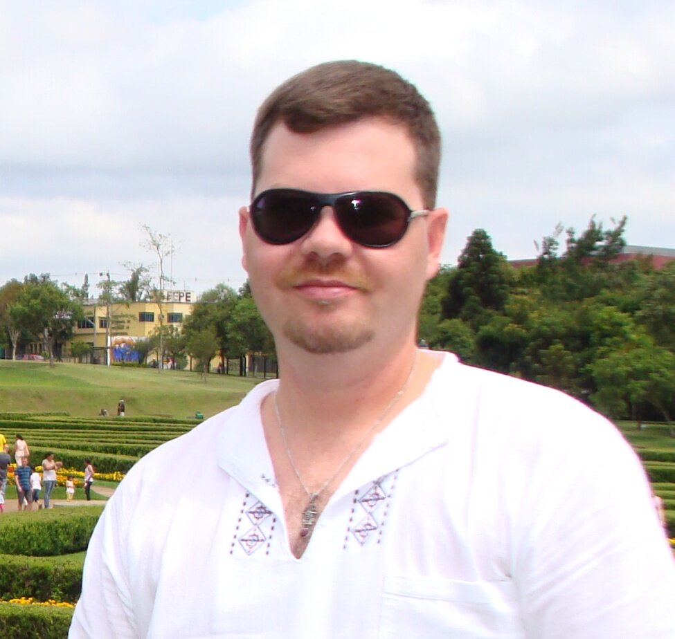 Alemaonatal's profile picture. I love my little daughter, my family, our nature and it´s poker not  always in this ordem. I am also teacher and daddy.