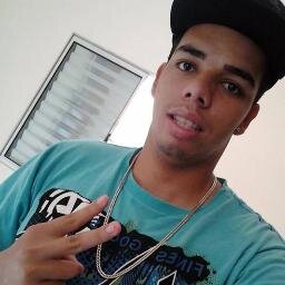 Nascido e criado na Baixada Santista.