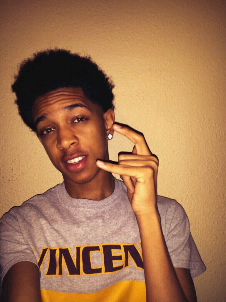 Rapper from Kilwaukee star gang  easy living ent.