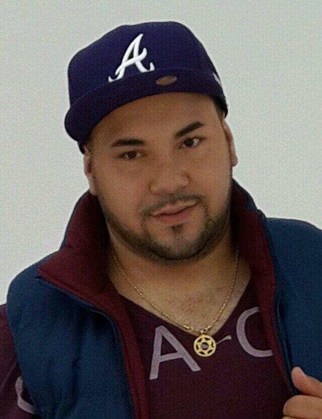 Amo à Jesus Cristo e expresso meu amor e gratidão à Deus através do samba, junto ao grupo Aliados do Criador.