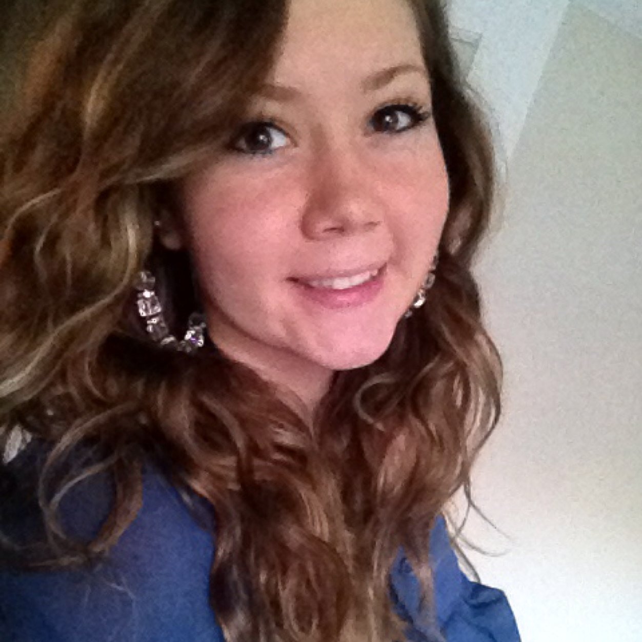 LyndiClaire's profile picture. tweet tweet :)