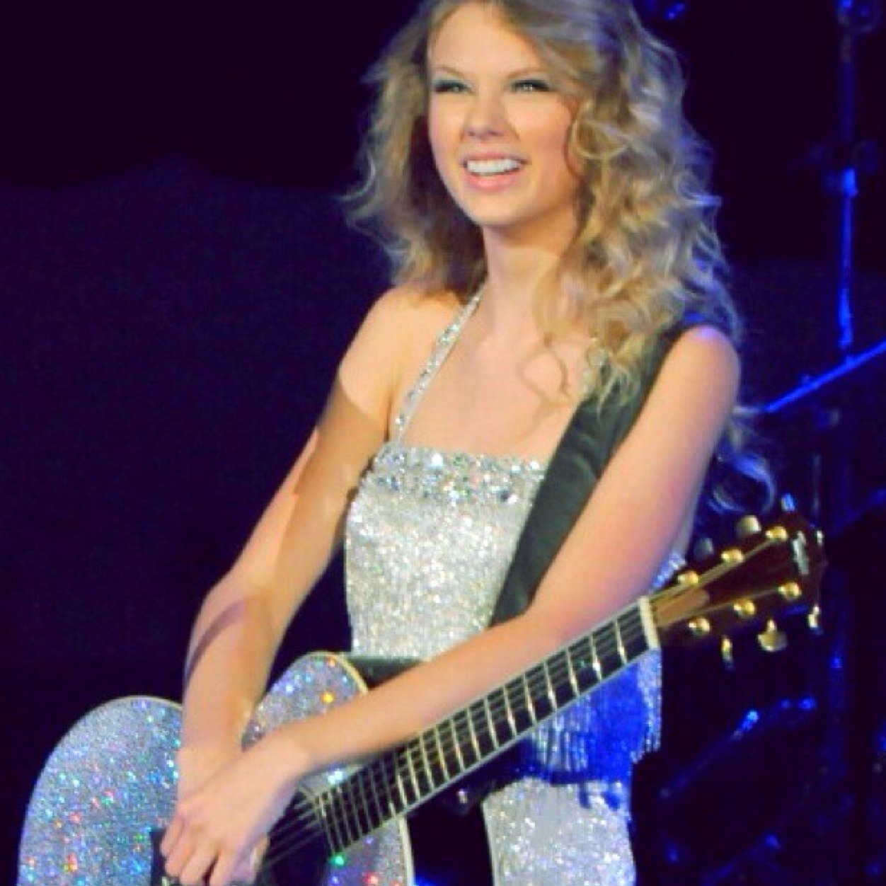 Taylor taught us to be FEARLESS and that you should SPEAK NOW ✨People throw rocks at things that shine✨