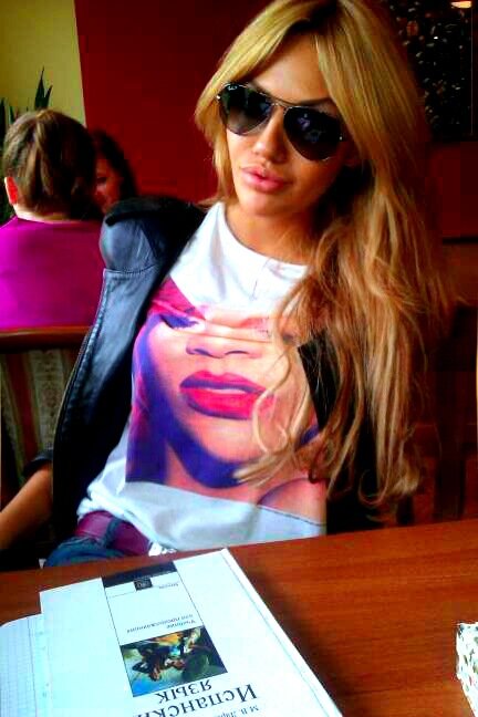 TishNikolayevsk's profile picture. Dear Guys, we really love it when you surprise us with an hug from behind. Sincerely, Girls.