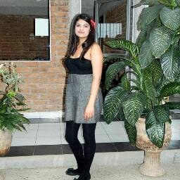 Nacida bajo un tren, con padres de origen desconocido. Publicista de profesión y creativa por vocación.