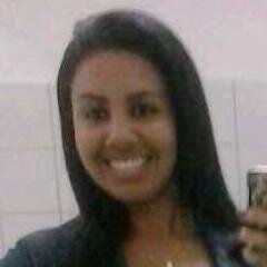 Niña em 2.1, filha única, libriana, estudante, mimada, abomina falsidade, chata, dengosa, ciumenta... u.u Se quiser saber mais: siga-me! ;)
