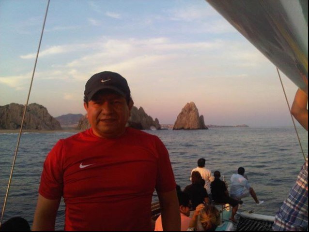 serchsinatra's profile picture. Apartidista, Agnóstico. La cultura y la información nos hará cambiar como país. Los políticos del color que sean, no se extinguen solo cambian de partido