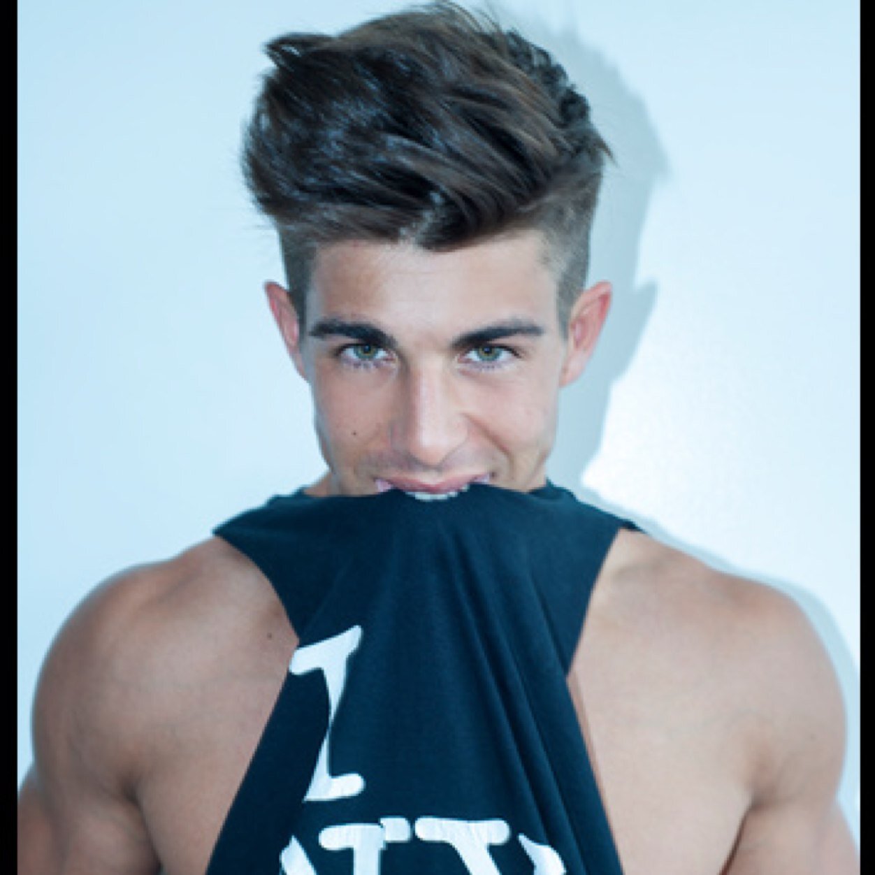 Descriptive||Gay||Friendly