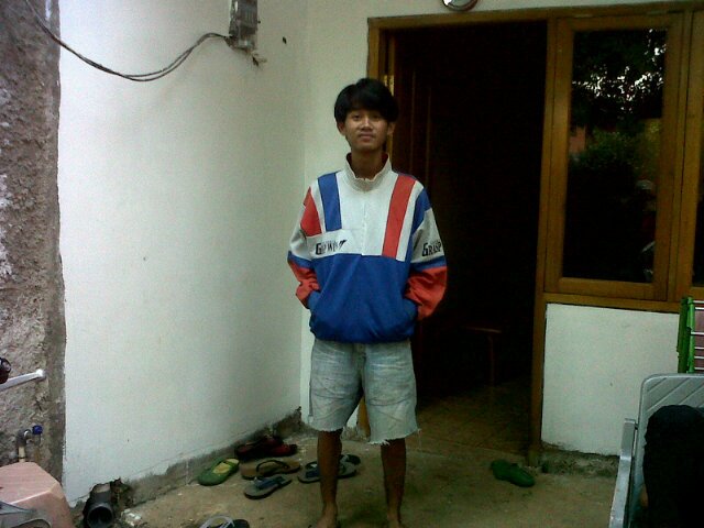 hidup di bawa enjoy aja guys.. :D
