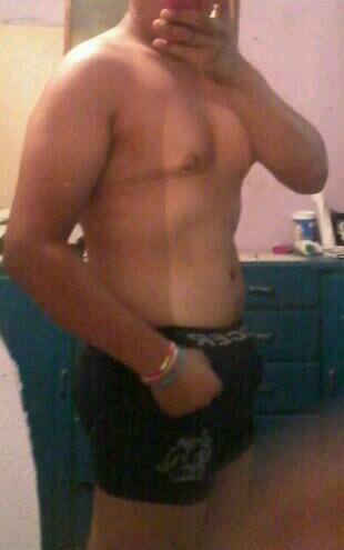 Hola q tal busco chica o pareja para pasar el momento total discrecion y limpieza originario de mty n.l fb.akel machote