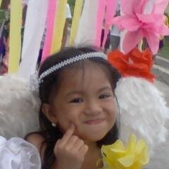 a baby fashionista with lots of dreams in life! :-)