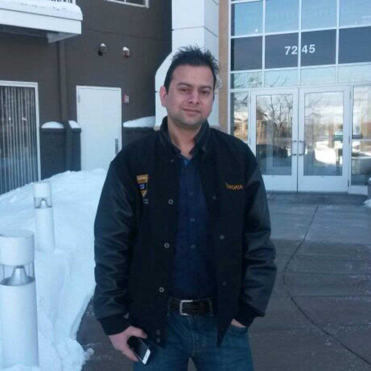Software professional. Loves Loud music, swimming, fishing,driving,poker. Crazy Leo !