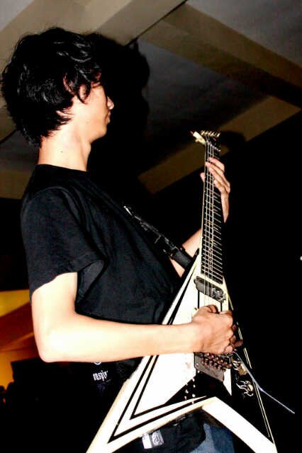 Bassist, Guitarist #RespectForAllMusicIndie. Ukm Musik Dewantara UST @SAC_777