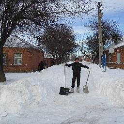 Добро в России-зубы и кулаки, сбитые до крови.