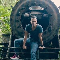 Odontólogo Estético - Colombiano
Diseñando sonrisas de moda !
Medellín - Bogotá - Pereira - Cali
