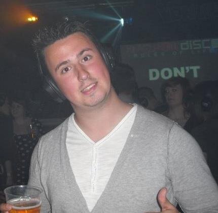 Personal Twitter, Owner of @EBOXINGNEWS,
Gym rat, Vengeful Bastardo