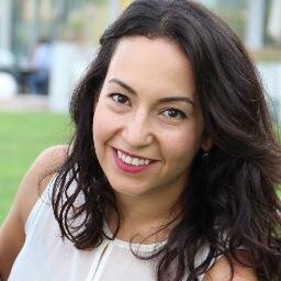 @medillIMC Integrated MarComms, Mother of Two, Passionate Squash Player, Trilingual on a good day