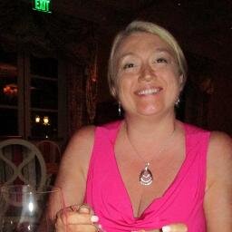 Instructor/Trainer in first aid and health & safety, own business LifeSaver Training, Loves scuba diving and chocolate & wine.
