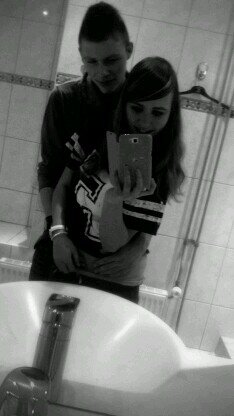 hardstyle dj/producer, wieger en max #MnMatties. Perfect girlfriend @XLiindaaMXxx HardStyle changed my live