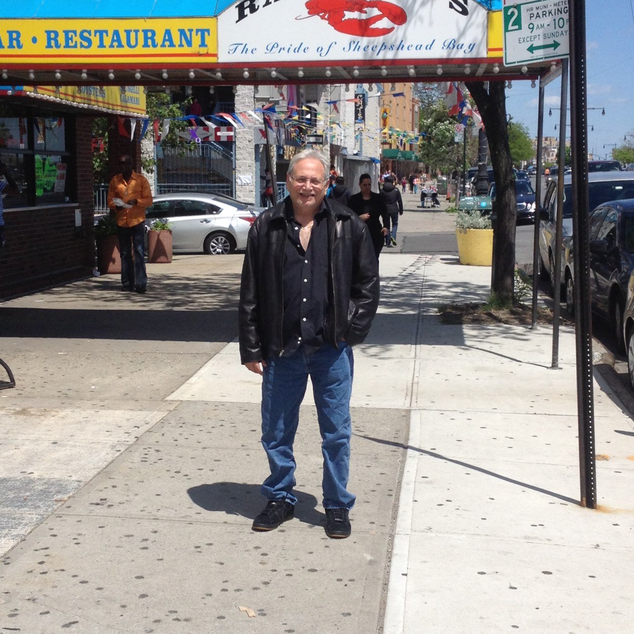 mgoldberg561's profile picture. I'm a man who loves sports and having a good laugh and most of all being with my family!