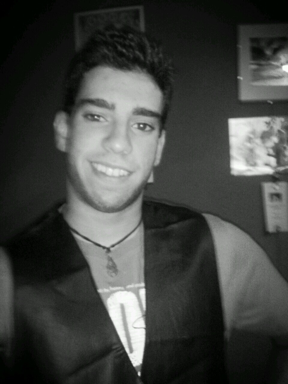 arnelemental10's profile picture. 