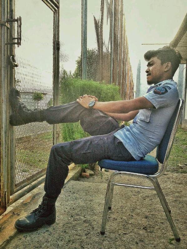 Nggak ada apa apa, cuman ada @Tengkukhalida disini *Nunjuk Hati*
#Madridista #RMCF #PrisonGuard