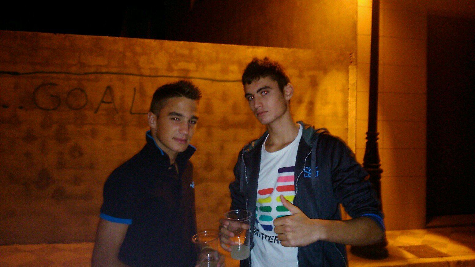 victoretserrano's profile picture. Jugador del Alboraya U.D.! darme.mas no tengo tope, joderos no creo http://t.co/ed2UhjU22f agote!