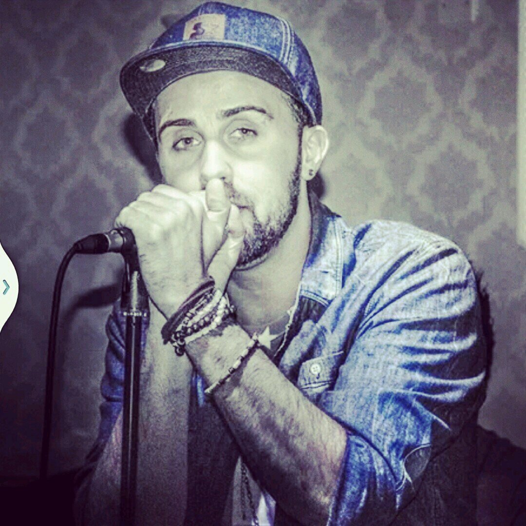 singer/guitarist .