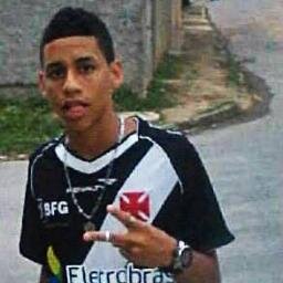 Ser feliz é reconhecer que vale a pena viver,apesar de todos desafios.,! Com as chaves da bondade, voce abre qualquer porta ✌ Vascaino #Seguem-me  ✌ sdv