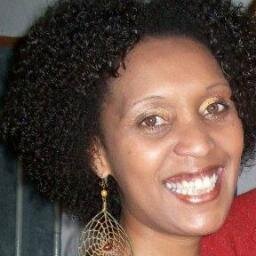Mulher negra,brasileira,mineira, feminista,atriz,turbanteira,ativista social, tamborzeira,divulgadora cultural