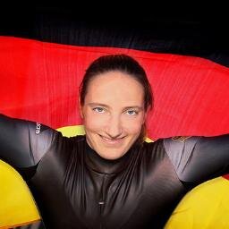 **offizieller Twitteraccount der Rennrodelolympiasiegerin** #luge