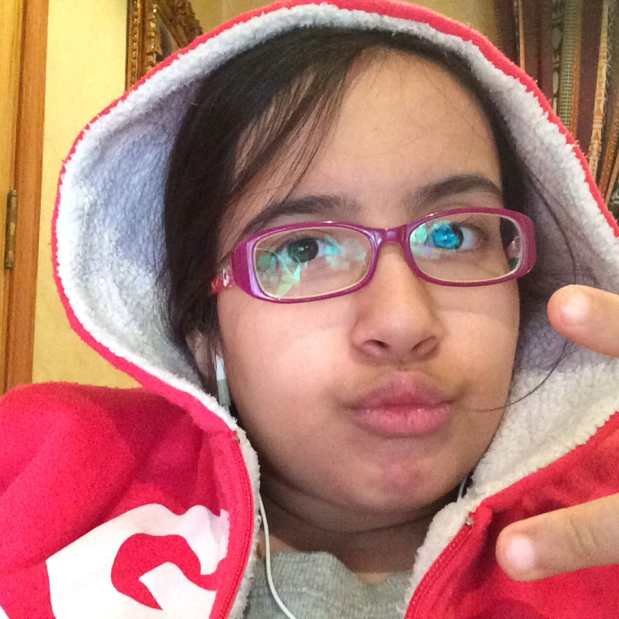 انا اسمي غادة عمري ١١ صف رابع من السعودية وانا احب ماين كرافت خل نفرح ونستمتع على الظحك يا جميلين يلا سوي فلو يلا (حب اخيك ما تحب لنفسك) #الهلال ^_^