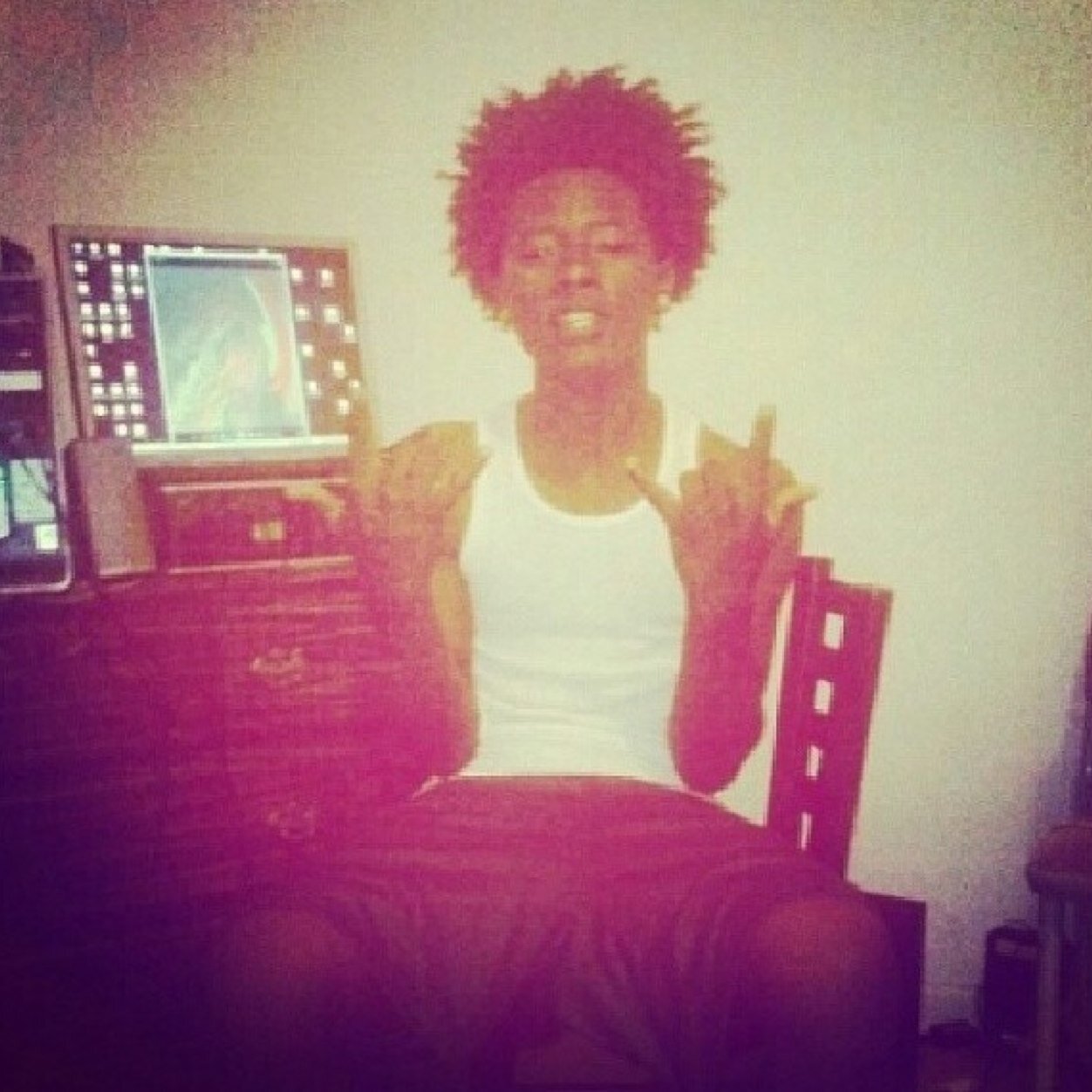 Welcome to Kekeeee Land :) Since u Hear Press That Follow + Button (&) Go Follow My IG: Kee1k_ Its Only Right To Doo♥