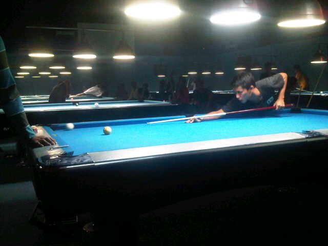 bagustusukhabis's profile picture. Savoureux plaisir de bloquer les haineux, surpassé par celui de lire les messages bienveillants ou/et pleins d'humour! #Levallois