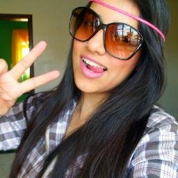 tenho 16 aninhos,e estou solteira ,amo play 3 ♥ batata frita